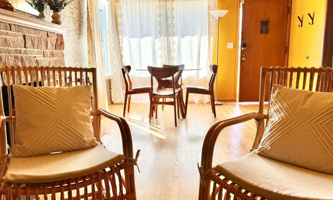 Fremont House | Sunbreak Suite in Fremont with Park Views