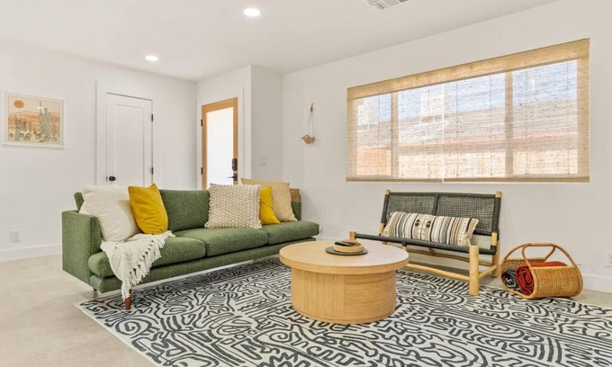 Joshua Tree House | Sunburst Hacienda Hot Tub Firepit Pool Ping-Pong