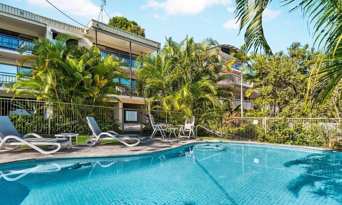 Noosa Heads Apartment | Sundown Lodge 1 - Near Hastings St & the beach