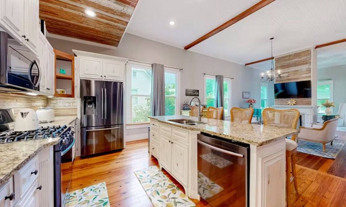 Covington House | Sunflower Cozy House