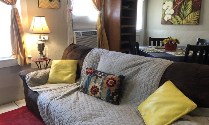 Crestview House | Sunflower Dazeš» -35 min to beach-FAST wifi-kitchen