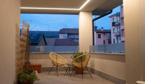 Cologno Monzese Apartment | Sunflowers