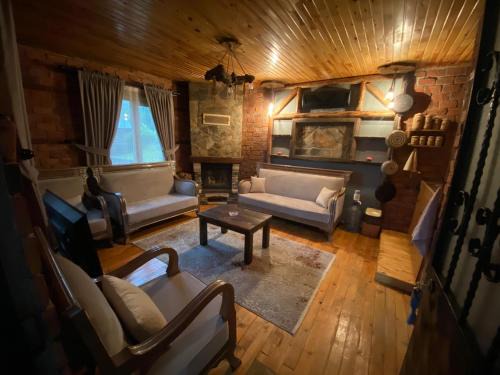 Macka Ski Chalet | SUNGUR DAĞ EVi
