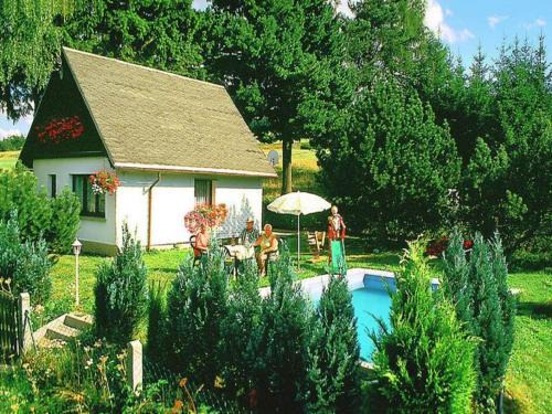 Altenfeld House | Sunlit Retreat with Garden