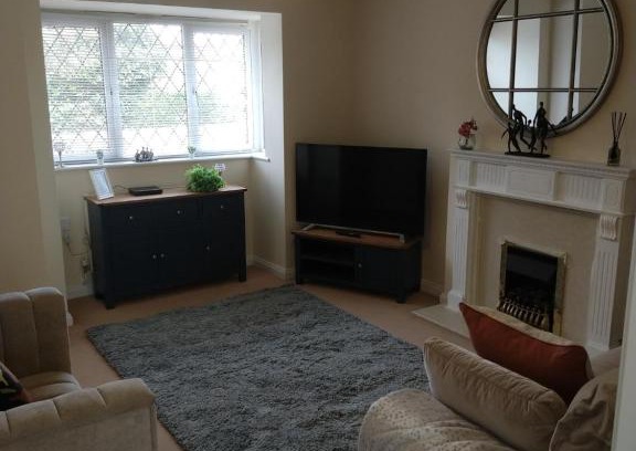 Grantham House | Sunningdale homely detached family/contractor 3 bed house
