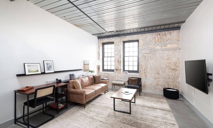 Westown Apartment | Sunny 1BR Apartment Walking Distance to Fiserv