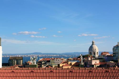 Alfama Apartment | Sunny 3BDR Apartment in Graça by LovelyStay