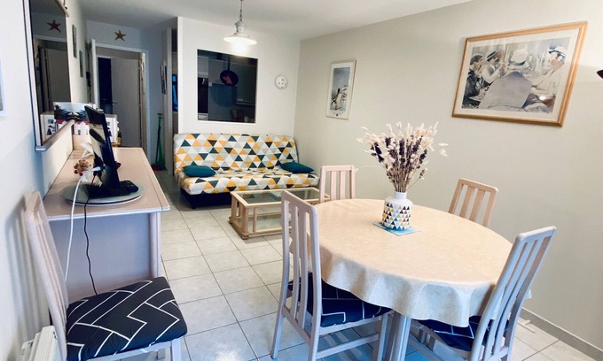 Les Sables d'Olonne Apartment | Sunny Apartment Near Beach, WiFi, Garage, Balcony