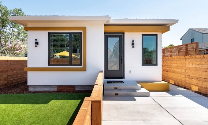 West Atherton House | Sunny 🌞 Guesthouse near Stanford 🌲 w/private patio