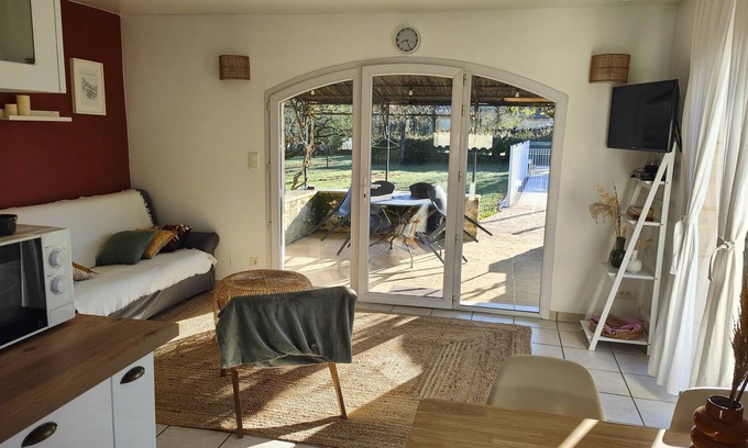 Lalbenque House | Sunny holiday in the quiet countryside with pool.