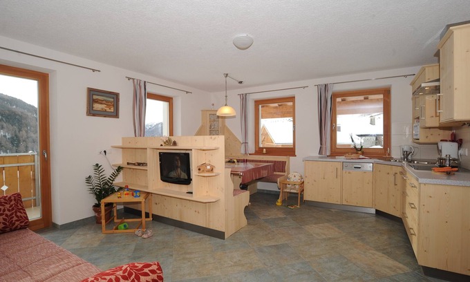 Melago Apartment | Sunny location at 1900 m, glacier view, high-altitude trail, hiking paradise