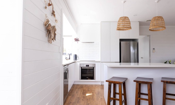 Papamoa Beach House | Sunny Pap beach house - filled with sun. ☀️🌊
