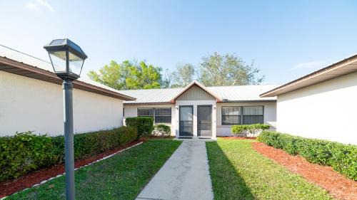 Highland Apartment | Sunny Sebring Getaway