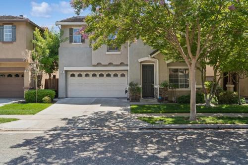 South San Jose House | Sunny Serenity- Pet Friendly 5BR Home In San Jose