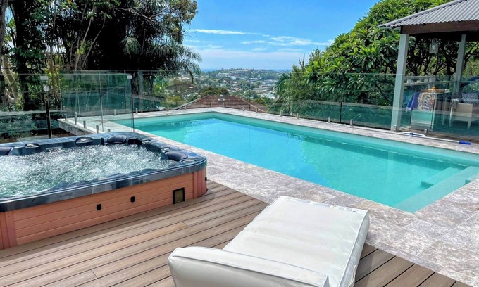 Allambie Heights Apartment | Sunny Spacious Suite with Pool + Spa - close to Manly Beach