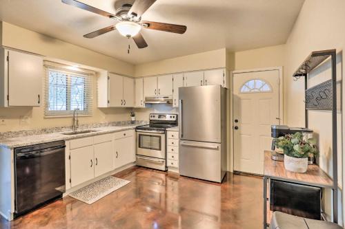 Tucson House | Sunny Tucson Abode with Fire Pit 9 Mi to U of A