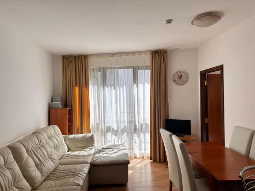 Borovets Apartment | Sunny two bedroom apartment 12 in Tulip , Flora Residence - prime location!