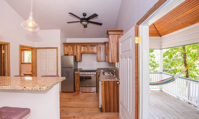Antoneys Cay House | Sunnyside Bungalow 1 · Best snorkeling/diving on island 70yds off dock