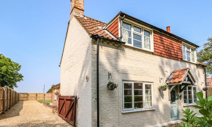 Sleaford House | Sunnyside Cottage