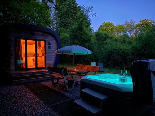 Newton Ferrers Apartment | Sunridge EcoPod with Private Hot Tub