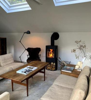 Eemnes Ski Chalet | Sunrise & coffee, vrijstaand, warm design huisje in de polder