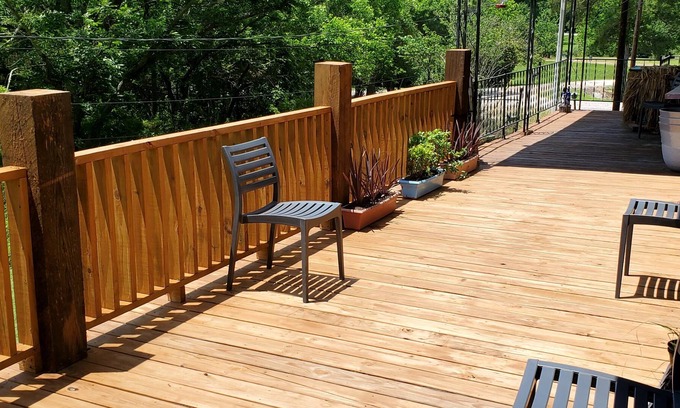 Pointblank House | Sunrise Cove Lakeview Home