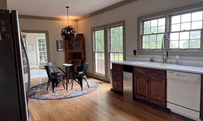 Dalton House | Sunrise in the Treetops