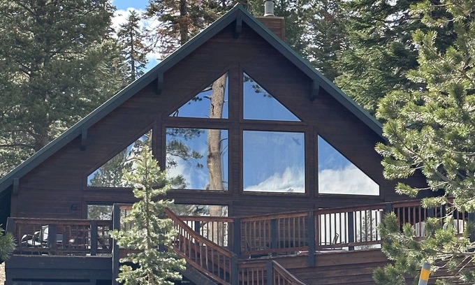West Meadows Ski Chalet | Sunrise Kirkwood Chalet with Red Cliffs View