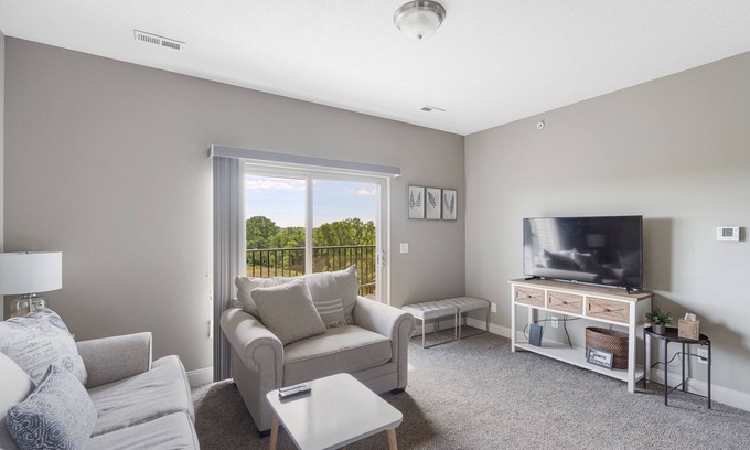 West Des Moines Apartment | Sunrise Serenity w/Balcony and Garage