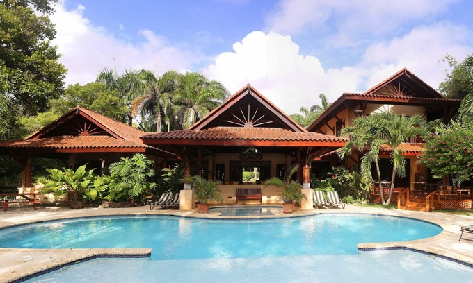 Cabrera Villa | Sunrise Villa - An affordable beachfront gathering place for family and friends