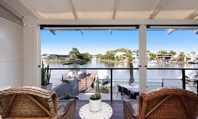 Boreen Point House | SUNSEEKER – A Tranquil Retreat in Noosa Waters