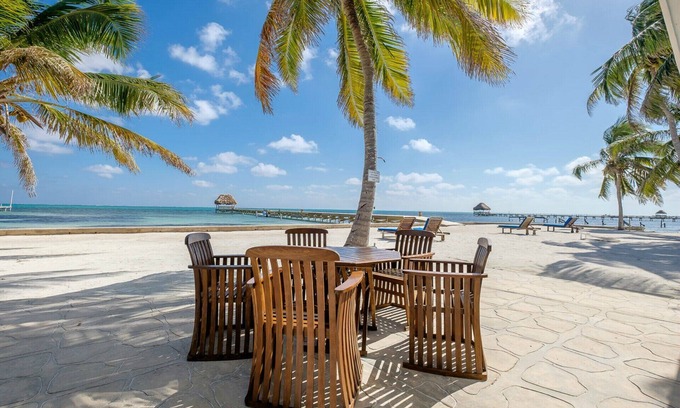 San Pedro Condo | Sunset Beach "A4" - Beachfront, Pool/Ocean View, Kayaks, Bikes, & More! 🏖
