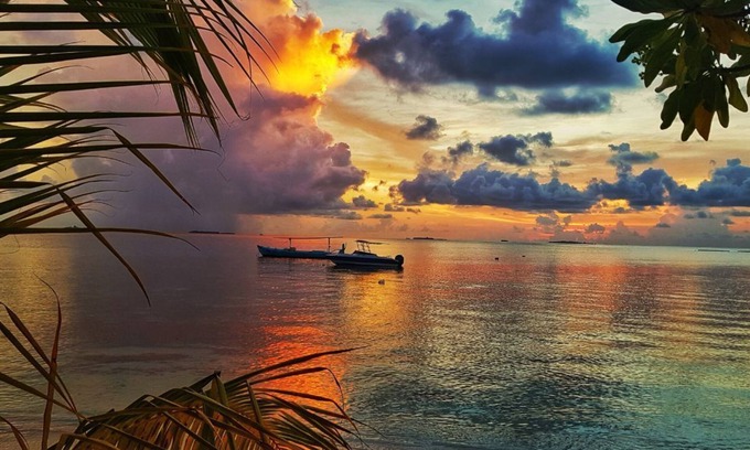 Dhangethi Hotel | Sunset Beach View