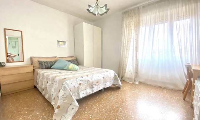 Pigneto Bed & Breakfast | Sunset Colosseo B&B metro to St. Peter's in the Vatican