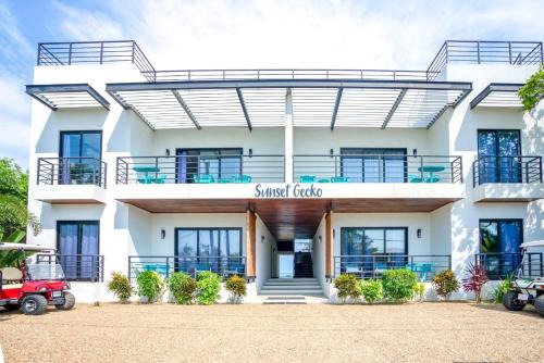 Placencia Apartment | Sunset Gecko Condos Entire Property