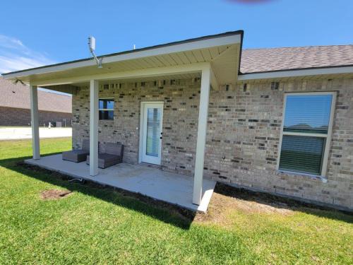 Lake Charles House | Sunset Hideaway 15 min from Downtown Lake Charles