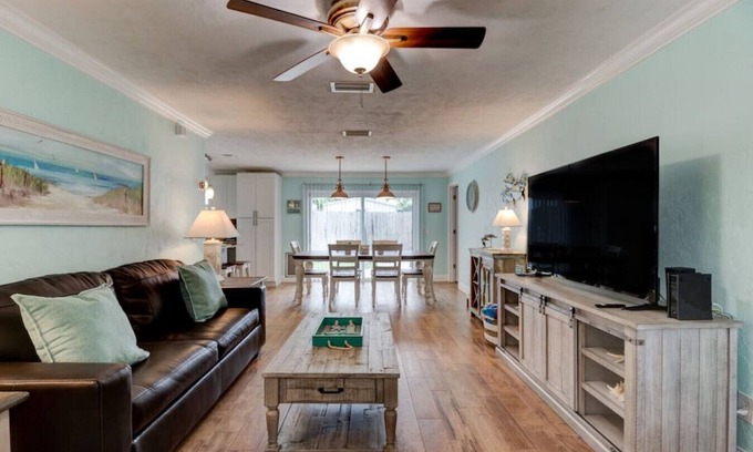 Wilbur-By-The-Sea House | Sunset Oasis by the Boondocks