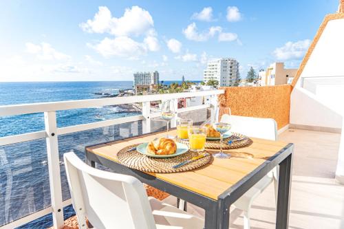 Punta del Hidalgo Apartment | Sunset on the sea IV