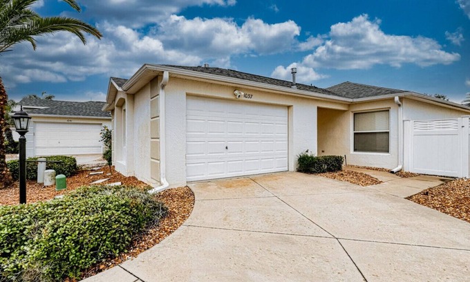 Virginia Trace Villa | Sunset Pines Villa Minutes from Lake Sumter Landing