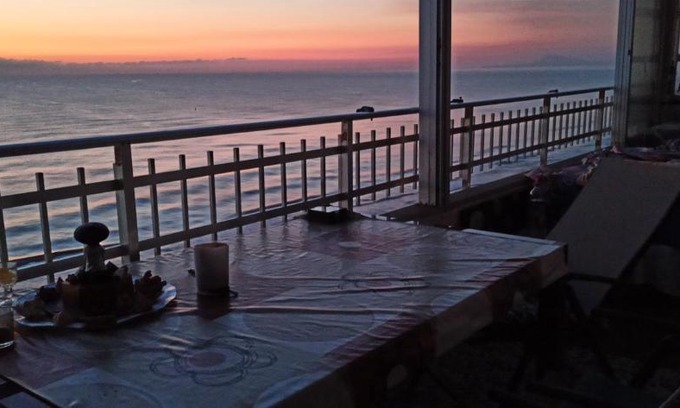 Tavernes de la Valldigna House | SUNSET ROOM AT FRONT BEACH - HABITACION EN LA PLAYA en Piso compartido