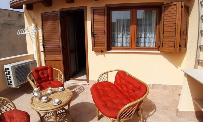 Trappeto Apartment | Sunshine Apartment " Rustico con Terrazza "