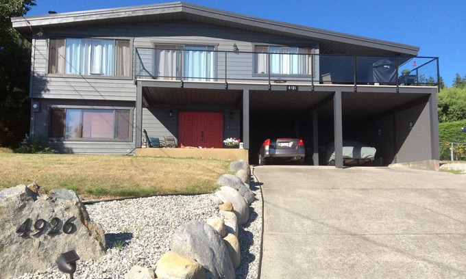 Davis Bay House | Sunshine Coast Suites - Enjoy the wonders of the Sunshine Coast in Davis Bay