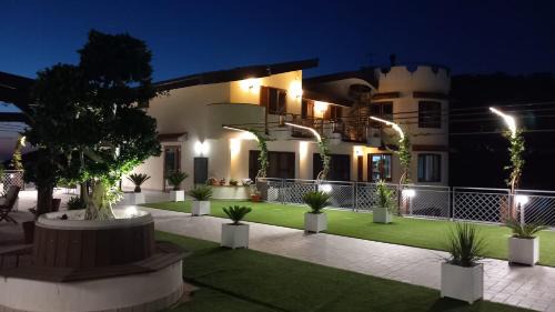 Piazza-Tralia-Pendolo House | Sunshine