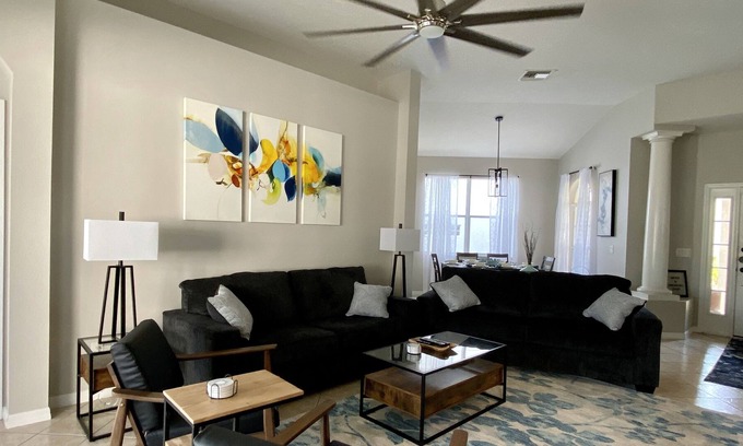 Calabay Parc House | ⭐️Sunshine State of Mind⭐️ Relax a beautiful Pool Home 20 min. from Disney