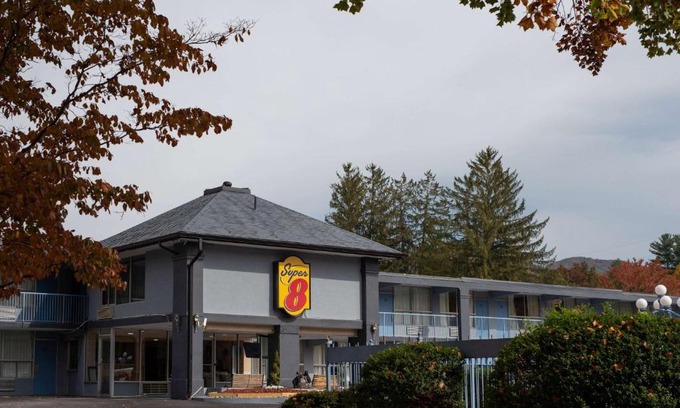 Black Mountain Hotel | Super 8 by Wyndham Black Mountain