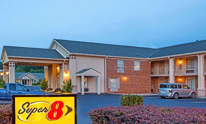 Covington Hotel | Super 8 by Wyndham Covington