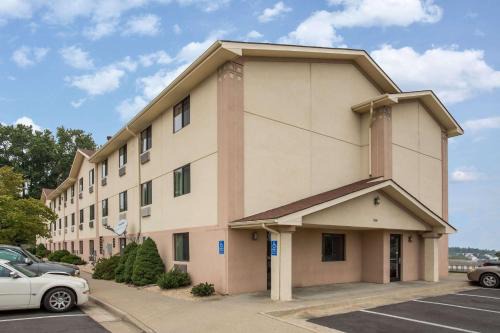 Dumfries Hotel | Super 8 by Wyndham Dumfries/Quantico