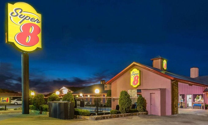 Eastland Hotel | Super 8 by Wyndham Eastland