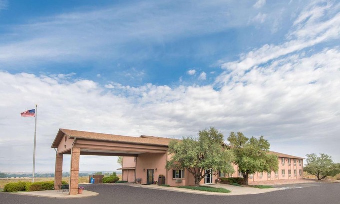 Florence Hotel | Super 8 by Wyndham Florence CO