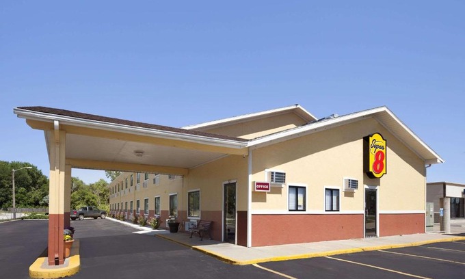 Fremont Hotel | Super 8 by Wyndham Fremont NE